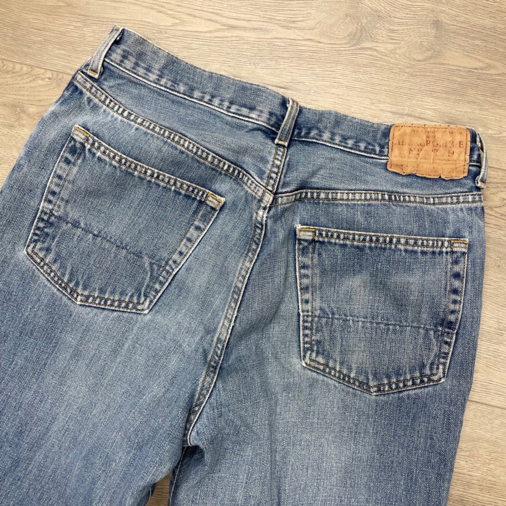 Abercrombie & Fitch Jean Men 31 Blue Straight Leg Denim Button Fly Distress FAIR